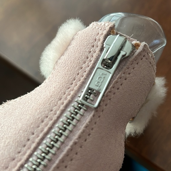 Ugg Del Rey Sheepskin Pink Fluff Block Heel Sandal Open Toe Ankle Strap Size 9.5 - Picture 6 of 12